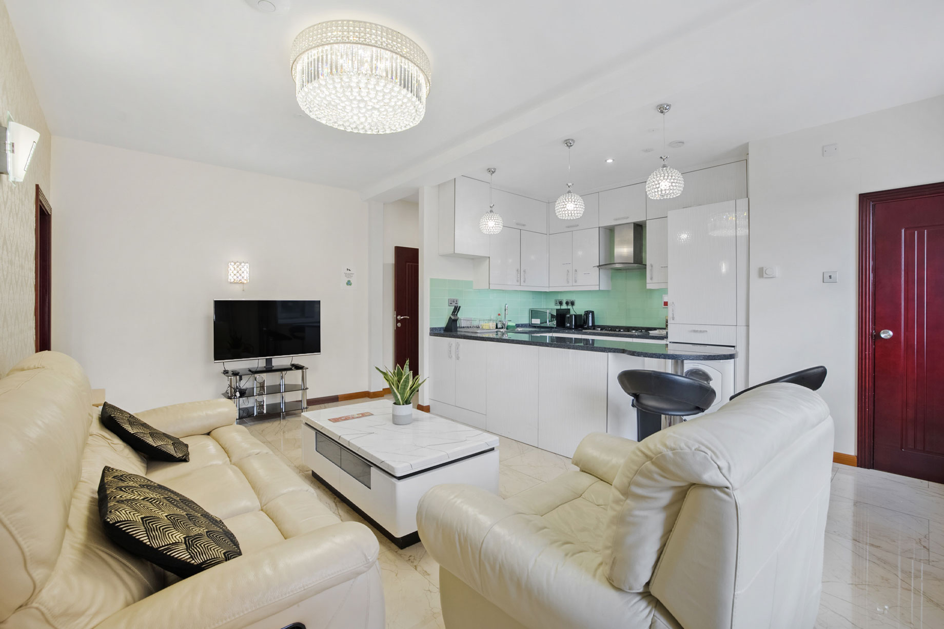 modern contemporary apartments are located in the near Plymouth city centre,near restaurants, pubs, shopping centre, gym, cinema and the beautiful Barbican Holiday Apartment Plymouth | Apartments Plymouth | Air bnb Plymouth | Evergreen Aprtments Plymouth