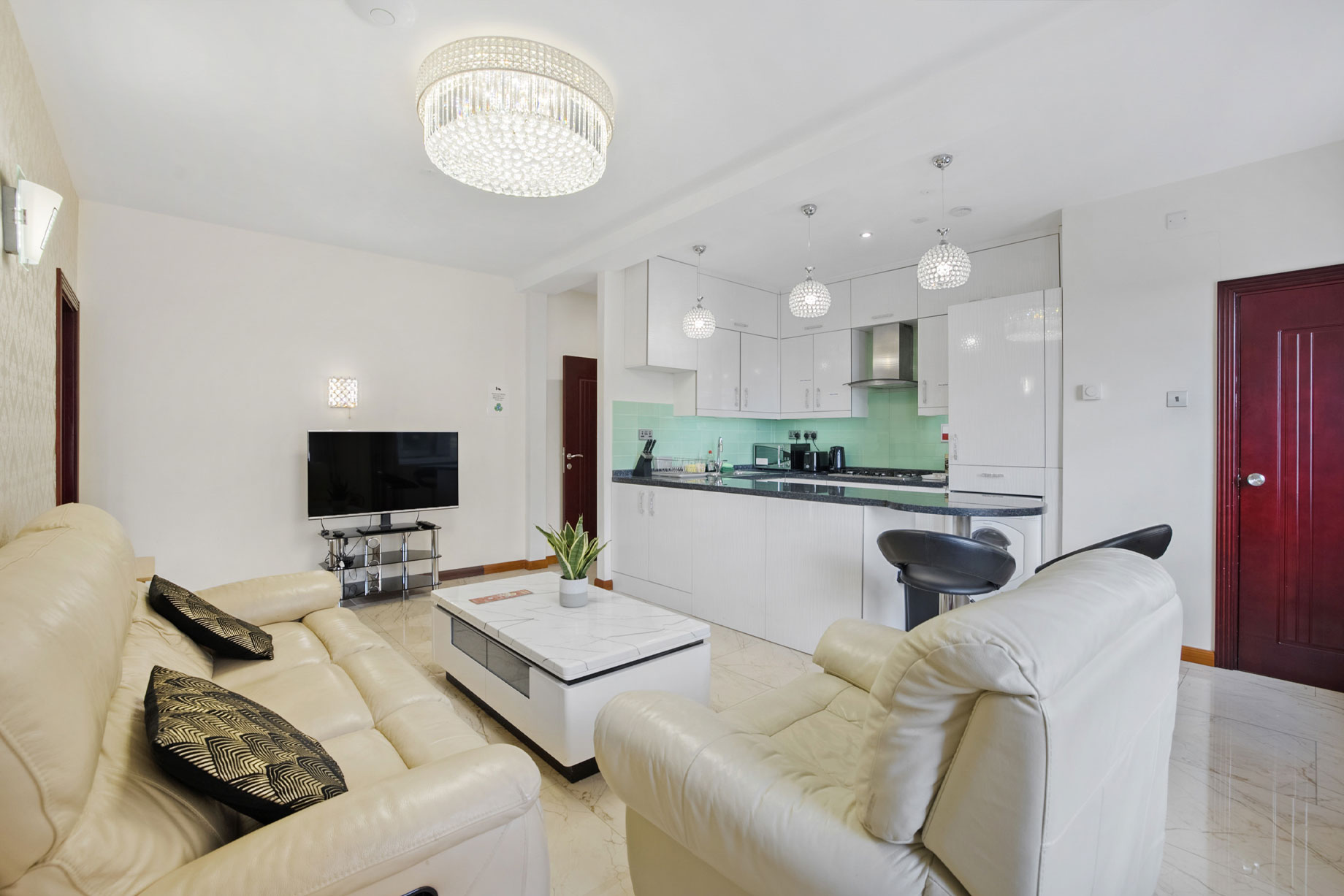 modern contemporary apartments are located in the near Plymouth city centre,near restaurants, pubs, shopping centre, gym, cinema and the beautiful Barbican Holiday Apartment Plymouth | Apartments Plymouth | Air bnb Plymouth | Evergreen Aprtments Plymouth